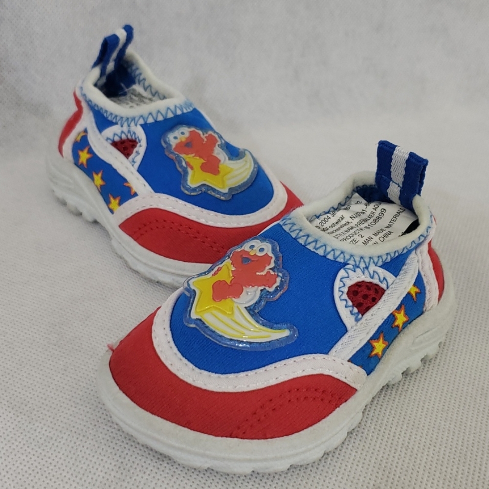 👶 Elmo Infant Water Shoes, Size 2